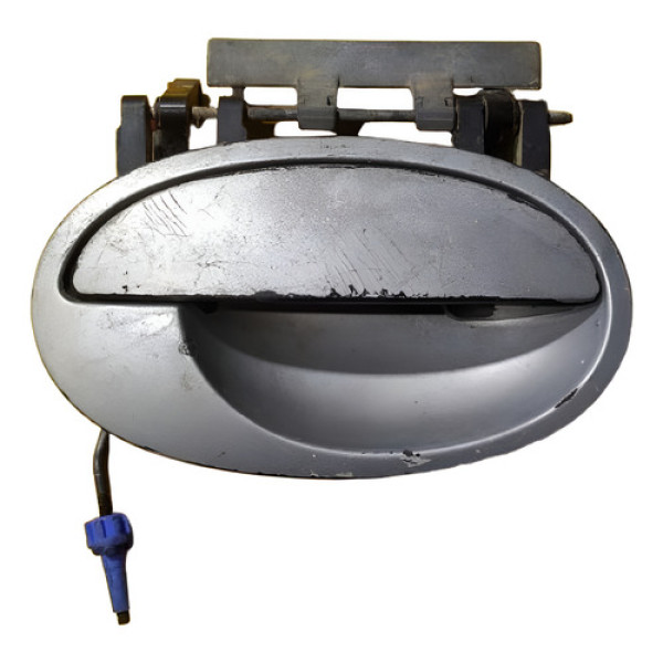 Maçaneta Celta Prata P. Dianteira Direita C/trava 24424876 Dianteira