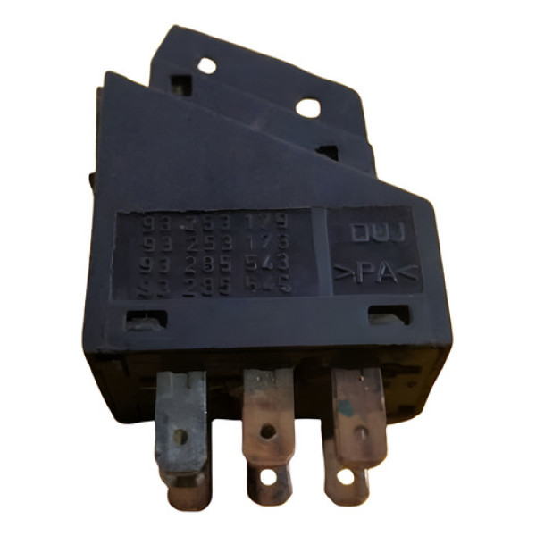 Botão Pisca Alerta Gm Corsa S/capa Preto